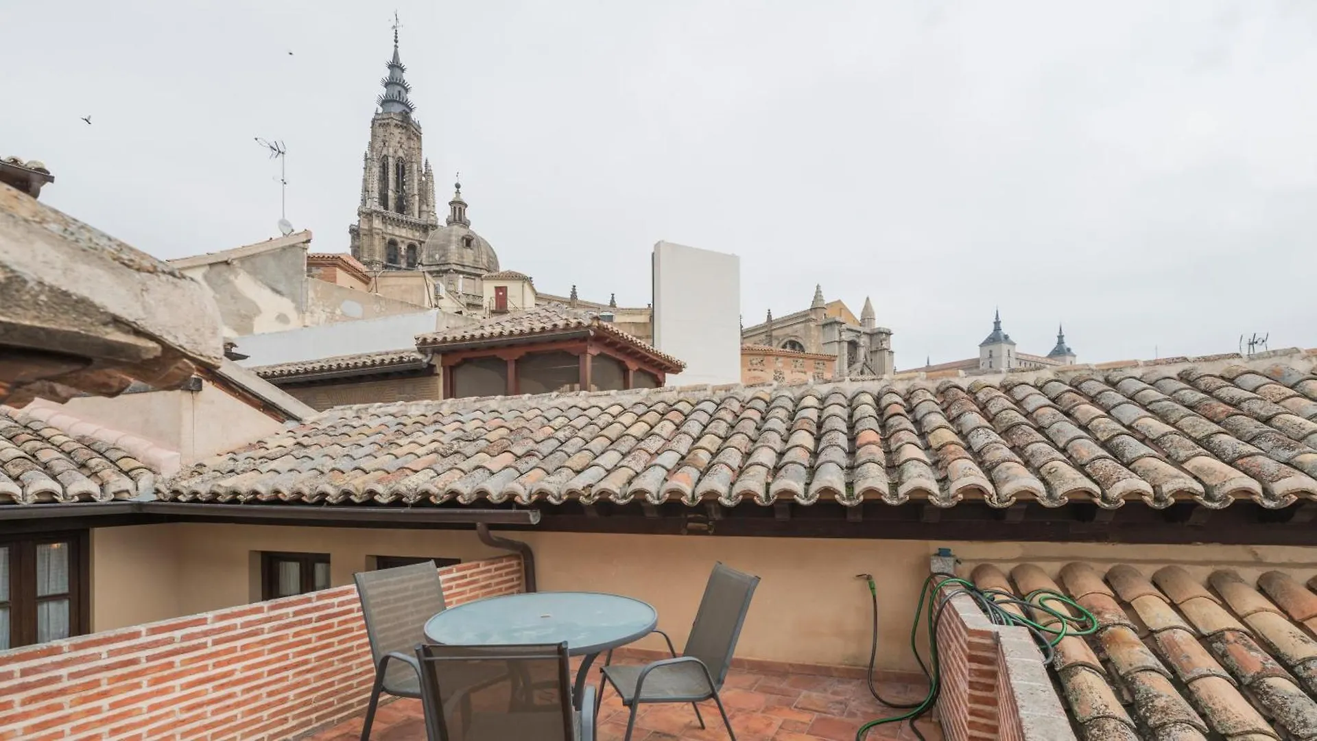 Apartamentos Las Teresitas Junto A La Catedral Toledo Spain