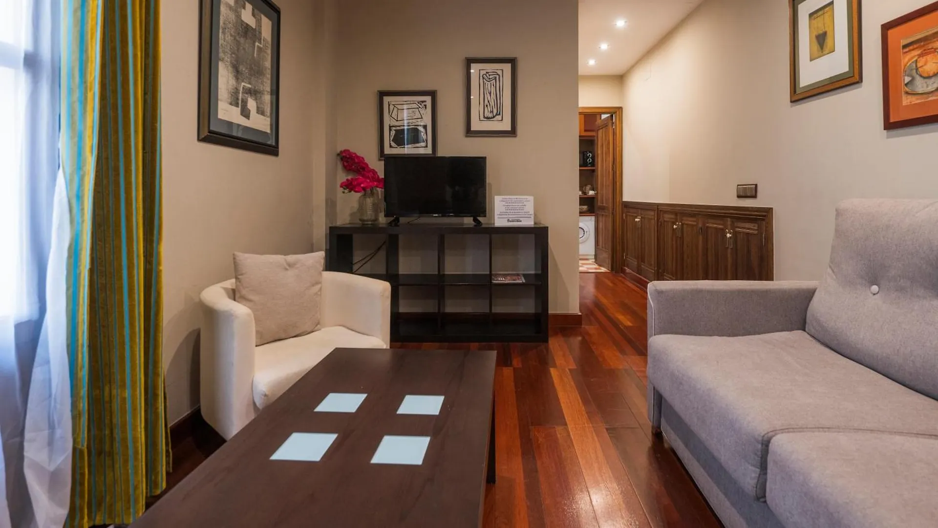 Apartamentos Las Teresitas Junto A La Catedral Toledo 0*,  Spain