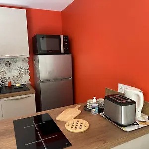 T2 Place De La Poste, Gare Sncf, Port Et A Moins De 5 Minutes A Pied ! Appartement Bandol